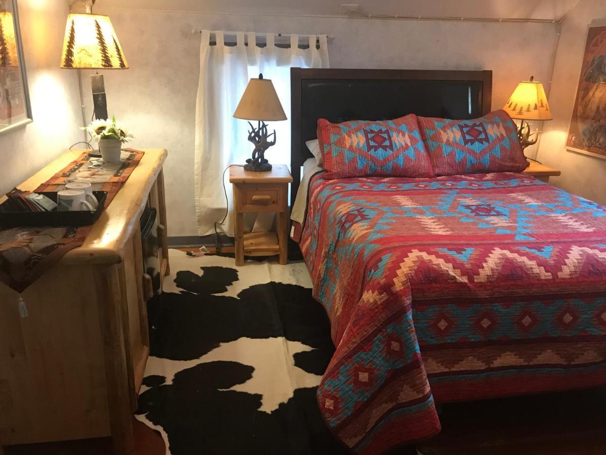 Holiday Lodge Bed And Breakfast Banff Zewnętrze zdjęcie